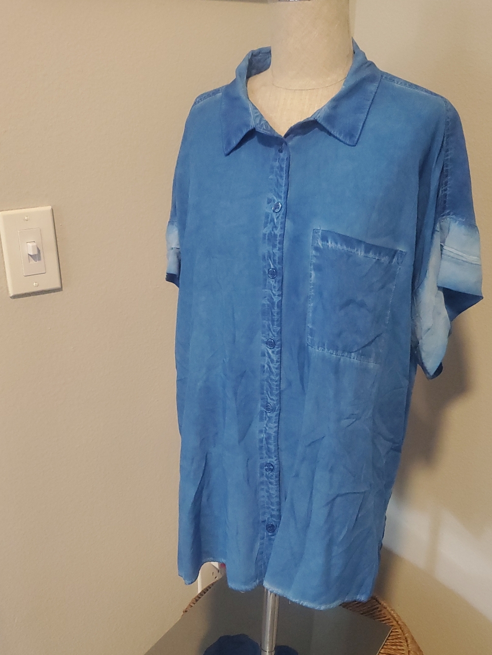 Velvet Heart Blue Short-Sleeve Button-Down Shirt